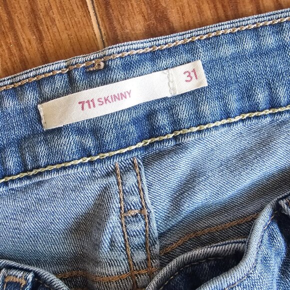✨ Levi's 711 Bejeweled Skinny Jeans – Size 31, Light Wash - Picture 2 of 4